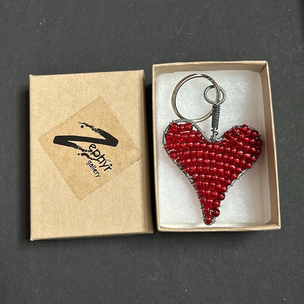 Cute beaded heart keychain - Picture 2 of 4